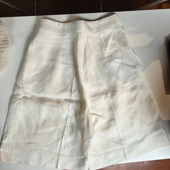 Elegant Cream High-Waisted Bermuda Pants - Picture 2 of 5